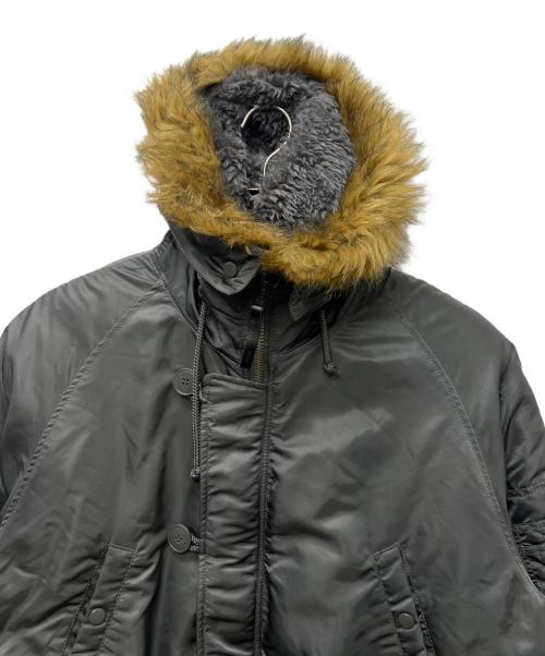ALPHA INDUSTRIES（アルファインダストリーズ）ALPHA INDUSTRIES (アルファインダストリーズ) 中綿ジャケット グレー サイズ:2XLの古着・服飾アイテム