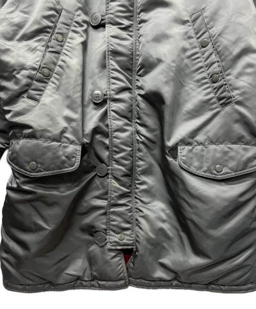 ALPHA INDUSTRIES（アルファインダストリーズ）ALPHA INDUSTRIES (アルファインダストリーズ) 中綿ジャケット グレー サイズ:2XLの古着・服飾アイテム