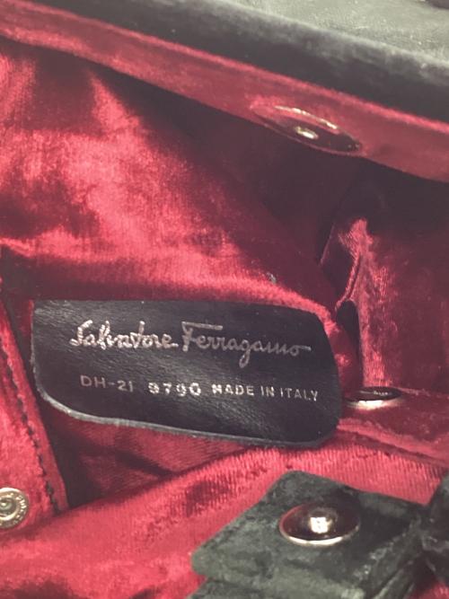 Salvatore Ferragamo（サルヴァトーレ フェラガモ）Salvatore Ferragamo (サルヴァトーレ フェラガモ) ショルダーバッグ ブラックの古着・服飾アイテム