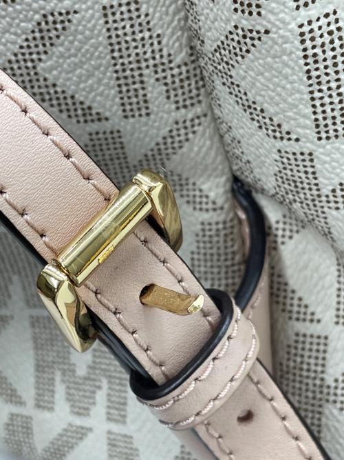 MICHAEL KORS（マイケルコース）MICHAEL KORS (マイケルコース) リュック ピンクの古着・服飾アイテム