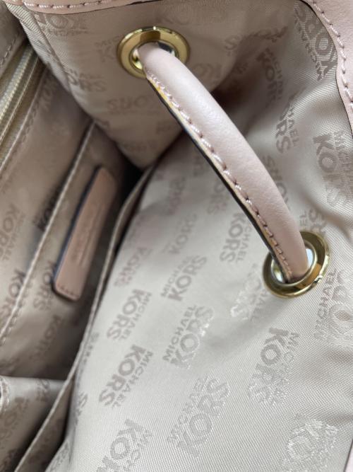 MICHAEL KORS（マイケルコース）MICHAEL KORS (マイケルコース) リュック ピンクの古着・服飾アイテム