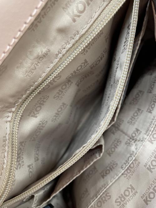 MICHAEL KORS（マイケルコース）MICHAEL KORS (マイケルコース) リュック ピンクの古着・服飾アイテム