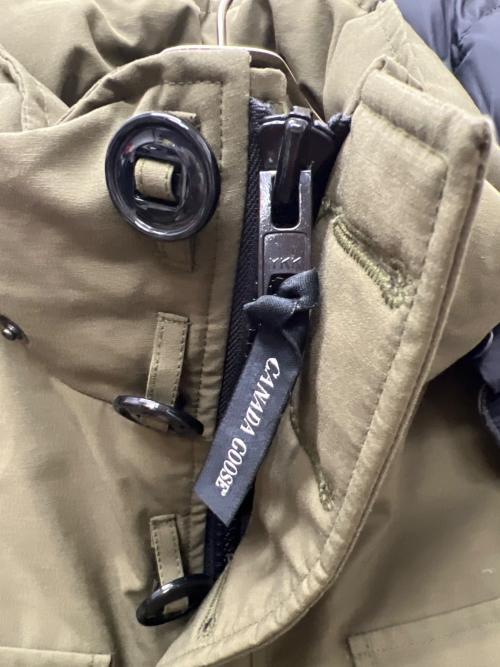 CANADA GOOSE（カナダグース）CANADA GOOSE (カナダグース) RUSSELL PARKA カーキ サイズ:Ｍの古着・服飾アイテム