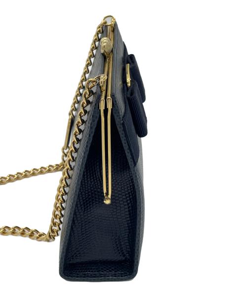 Ferragamo（フェラガモ）Ferragamo (フェラガモ) ヴァラリボン チェーンショルダーバッグ ネイビーの古着・服飾アイテム