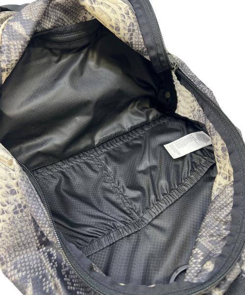 THE NORTH FACE（ザ ノース フェイス）THE NORTH FACE Supreme (シュプリーム) Snakeskin Lightweight Daypack　THE NORTH FACE（ザ ノース フェイス）　Supreme（シュプリーム）　NF0A3KVJ グレーの古着・服飾アイテム