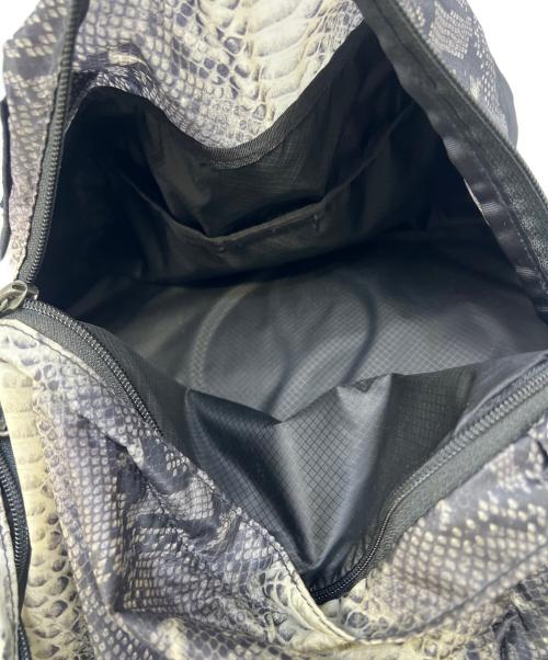 THE NORTH FACE（ザ ノース フェイス）THE NORTH FACE Supreme (シュプリーム) Snakeskin Lightweight Daypack　THE NORTH FACE（ザ ノース フェイス）　Supreme（シュプリーム）　NF0A3KVJ グレーの古着・服飾アイテム