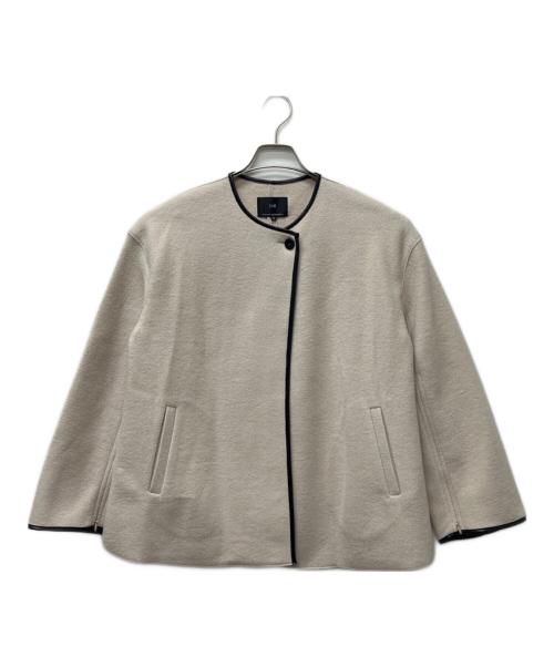 23区（ニジュウサンク）23区 (ニジュウサンク) コンプレストパイルショートアウター ベージュ×ブラック サイズ:３８の古着・服飾アイテム