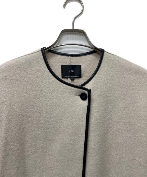 23区（ニジュウサンク）23区 (ニジュウサンク) コンプレストパイルショートアウター ベージュ×ブラック サイズ:３８の古着・服飾アイテム