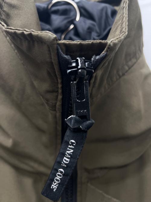 CANADA GOOSE（カナダグース）CANADA GOOSE (カナダグース) CHATEAU PARKA カーキ サイズ:Ｓの古着・服飾アイテム