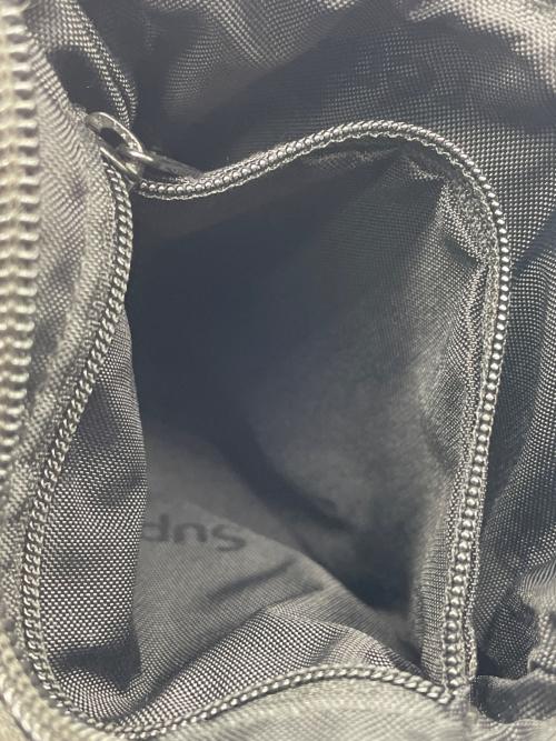 SUPREME（シュプリーム）SUPREME (シュプリーム) ショルダーバッグ ブラックの古着・服飾アイテム