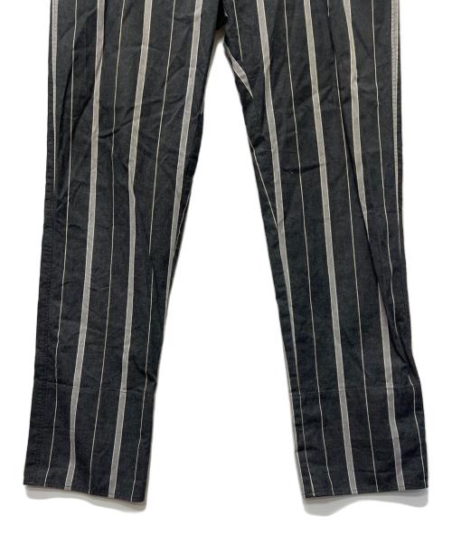 ISSEY MIYAKE（イッセイミヤケ）ISSEY MIYAKE (イッセイミヤケ) ストライプパンツ ブラック×グレー サイズ:５の古着・服飾アイテム