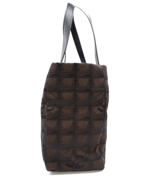 CHANEL（シャネル）CHANEL (シャネル) ハンドバッグ ブラウン ニュートラベルライン A20457 9227165の古着・服飾アイテム