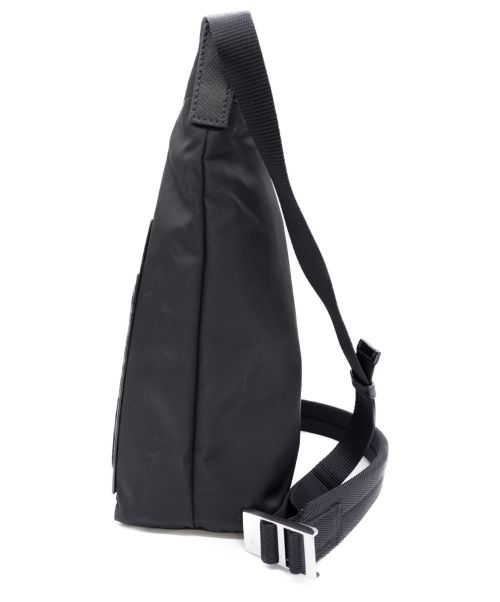 PRADA（プラダ）PRADA (プラダ) ショルダーバッグ ブラック 三角ロゴプレート 2VH052の古着・服飾アイテム