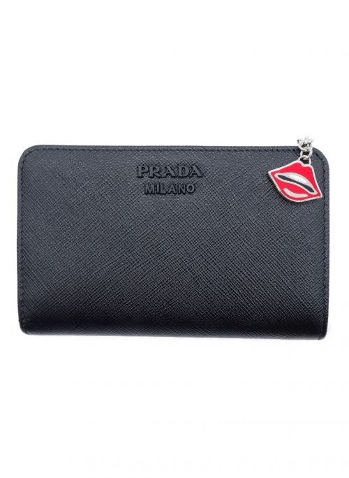 PRADA（プラダ）PRADA (プラダ) 2つ折り財布 ブラックの古着・服飾アイテム