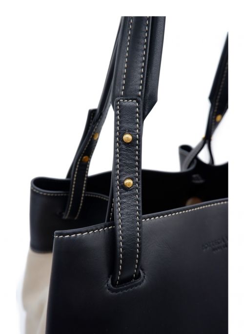 BOTTEGA VENETA（ボッテガベネタ）BOTTEGA VENETA (ボッテガベネタ) レザートリムキャンバストートバッグ ブラック×ベージュの古着・服飾アイテム