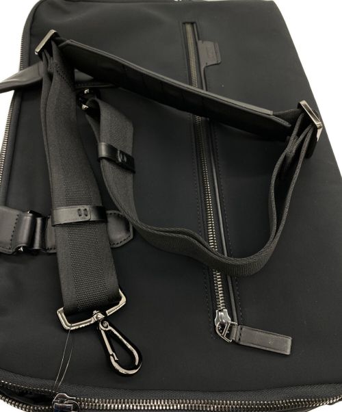 TUMI（トゥミ）TUMI (トゥミ) 「デイ」スリム・コンバーチブル・ブリーフ ブラックの古着・服飾アイテム