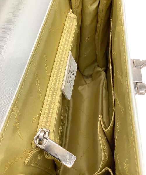 Salvatore Ferragamo（サルヴァトーレ フェラガモ）Salvatore Ferragamo (サルヴァトーレ フェラガモ) ショルダーバッグ ホワイトの古着・服飾アイテム