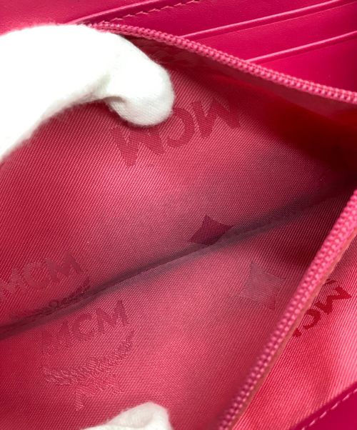 MCM（エムシーエム）MCM (エムシーエム) 3つ折り長財布 ショッキングピンクの古着・服飾アイテム