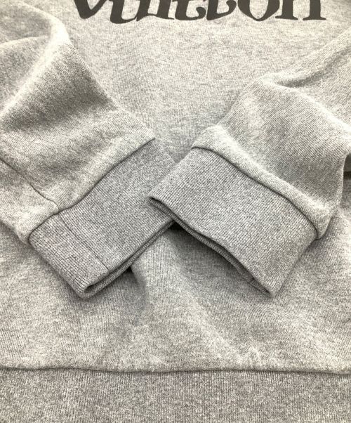 LOUIS VUITTON（ルイ ヴィトン）LOUIS VUITTON (ルイ ヴィトン) スクエアードロゴスウエット グレー サイズ:XSの古着・服飾アイテム
