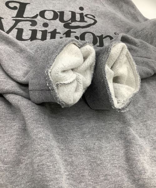 LOUIS VUITTON（ルイ ヴィトン）LOUIS VUITTON (ルイ ヴィトン) スクエアードロゴスウエット グレー サイズ:XSの古着・服飾アイテム