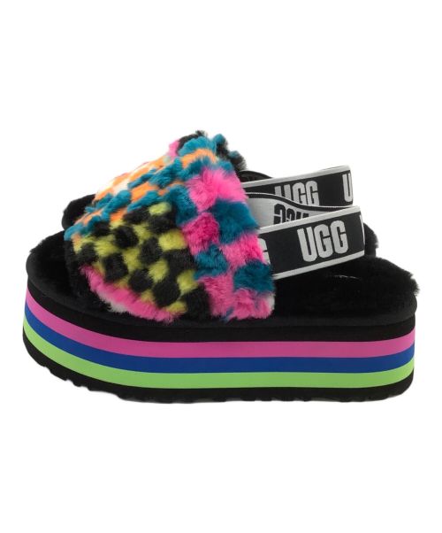 UGG（アグ）UGG (アグ) サンダル ブラック サイズ:37の古着・服飾アイテム