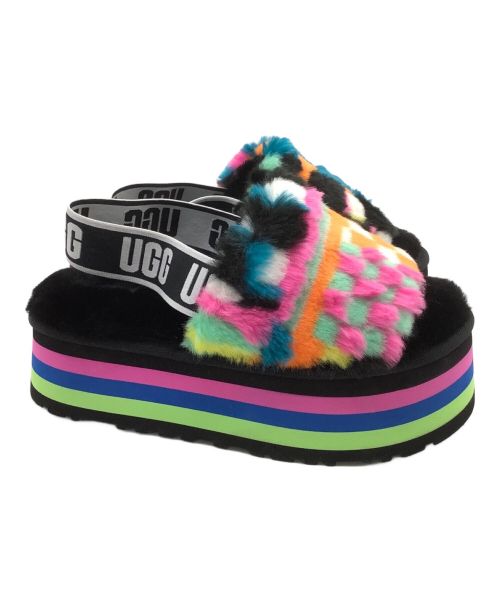 UGG（アグ）UGG (アグ) サンダル ブラック サイズ:37の古着・服飾アイテム