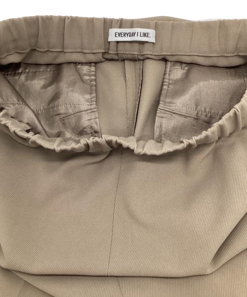 EVERYDAY I LIKE.（エヴリデイ アイ ライク）EVERYDAY I LIKE. (エヴリデイ アイ ライク) パンツ ベージュ サイズ:34の古着・服飾アイテム
