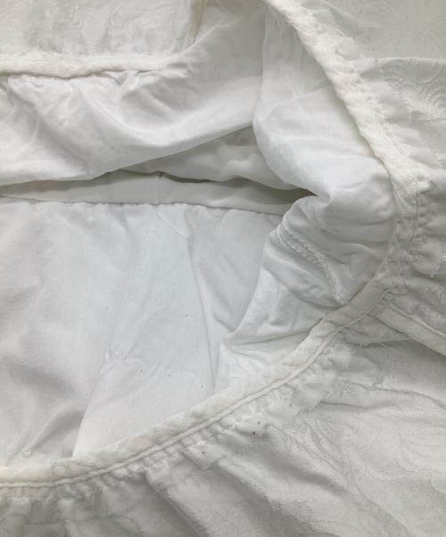 BORDERS at BALCONY（ボーダーズアットバルコニー）BORDERS at BALCONY (ボーダーズアットバルコニー) ジャガードペプラムトップス ホワイト サイズ:38の古着・服飾アイテム