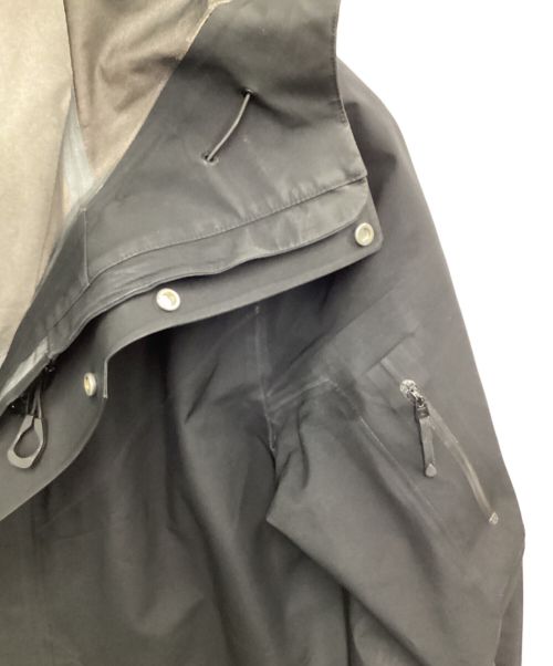 GOLDWIN（ゴールドウイン）GOLDWIN (ゴールドウイン) HOODED GORE-TEX COAT（フーデッド　ゴア－テックス　コート） ブラック サイズ:Mの古着・服飾アイテム