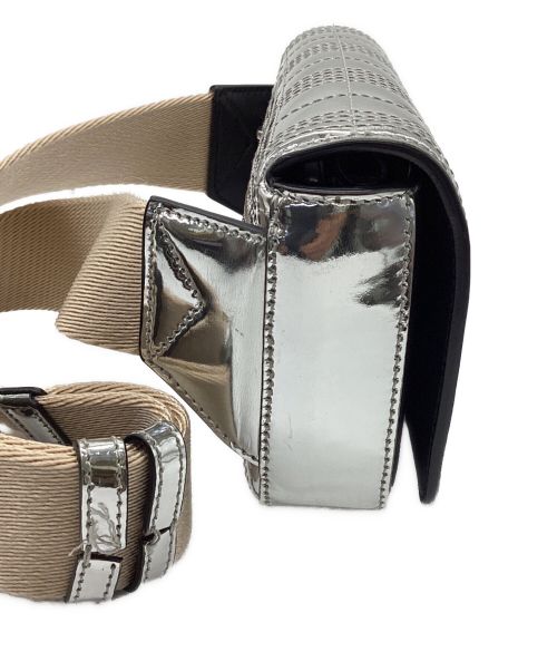 BURBERRY（バーバリー）BURBERRY (バーバリー) 2wayボディバッグ シルバーの古着・服飾アイテム