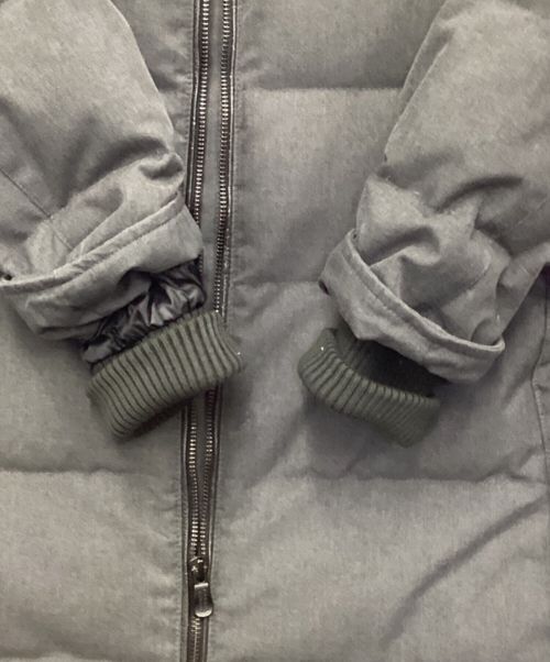 CANADA GOOSE（カナダグース）CANADA GOOSE (カナダグース) ダウンコート グレー サイズ:Mの古着・服飾アイテム