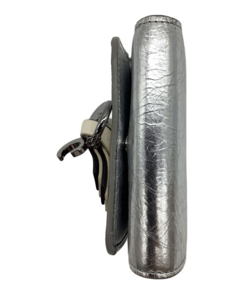 Chloe（クロエ）Chloe (クロエ) アルファベットスモールトリフォード（三つ折り財布） シルバーの古着・服飾アイテム