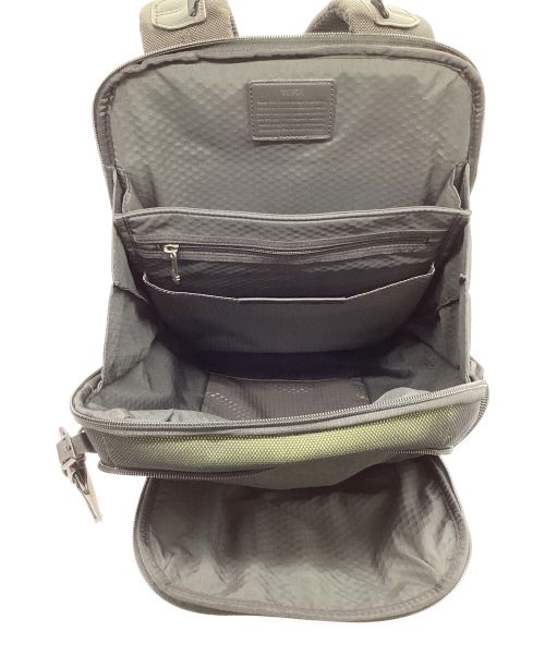 TUMI（トゥミ）TUMI (トゥミ) Alpha Bravo Nellis（アルファ ブラヴォ ネリス）リュック オリーブ×ブラックの古着・服飾アイテム