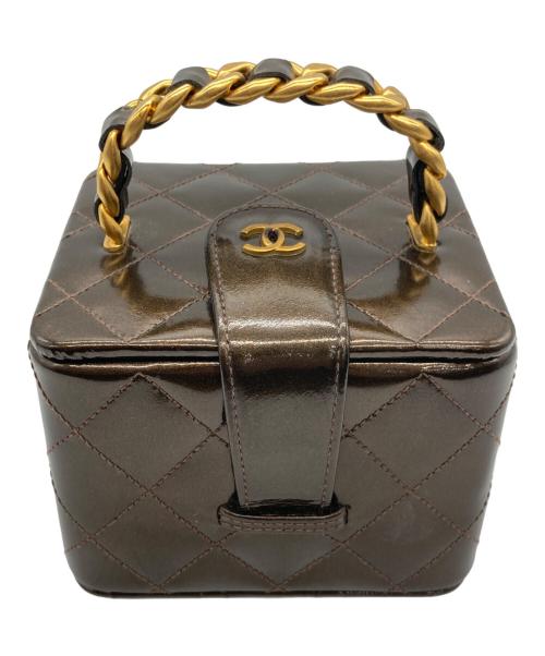 CHANEL（シャネル）CHANEL (シャネル) エナメルミニバニティポーチ ブラウンの古着・服飾アイテム