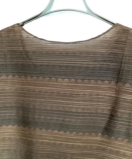 PLEATS PLEASE（プリーツプリーズ）PLEATS PLEASE (プリーツプリーズ) ノースリーブカットソー ブラウン サイズ:3の古着・服飾アイテム
