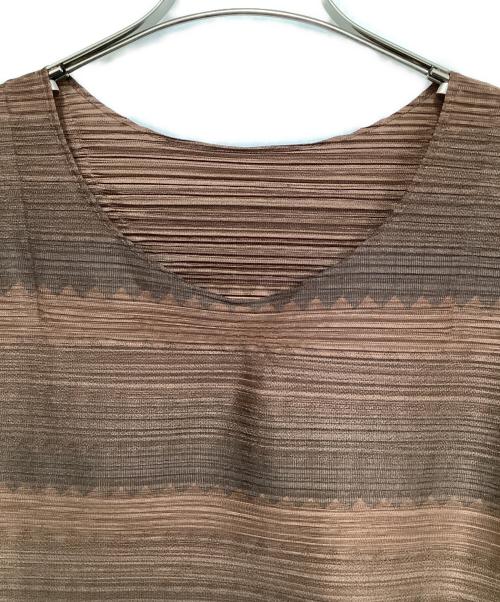 PLEATS PLEASE（プリーツプリーズ）PLEATS PLEASE (プリーツプリーズ) ノースリーブカットソー ブラウン サイズ:3の古着・服飾アイテム