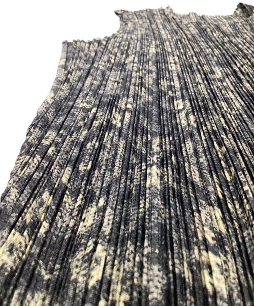 PLEATS PLEASE（プリーツプリーズ）PLEATS PLEASE (プリーツプリーズ) プリーツ ノースリーブ ブラック×アイボリー サイズ:3の古着・服飾アイテム