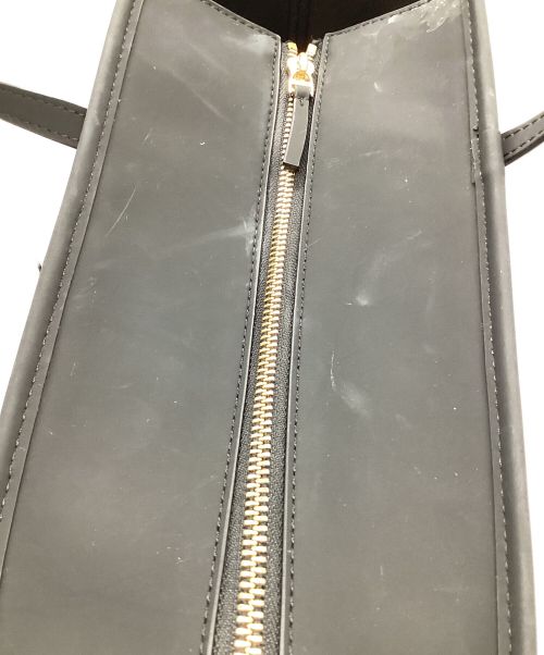 TORY BURCH（トリーバーチ）TORY BURCH (トリーバーチ) GEMINI LINK CANVAS TOP-ZIP TOTE BAG（ジェミニ リンク キャンバス トップ－ジップ トート バッグ） グレー×ブラックの古着・服飾アイテム