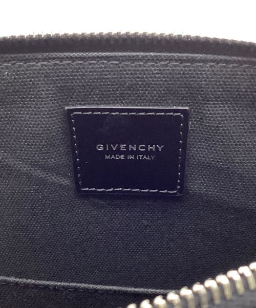 GIVENCHY（ジバンシィ）GIVENCHY (ジバンシィ) ブランドロゴ ラージポーチ ブラックの古着・服飾アイテム