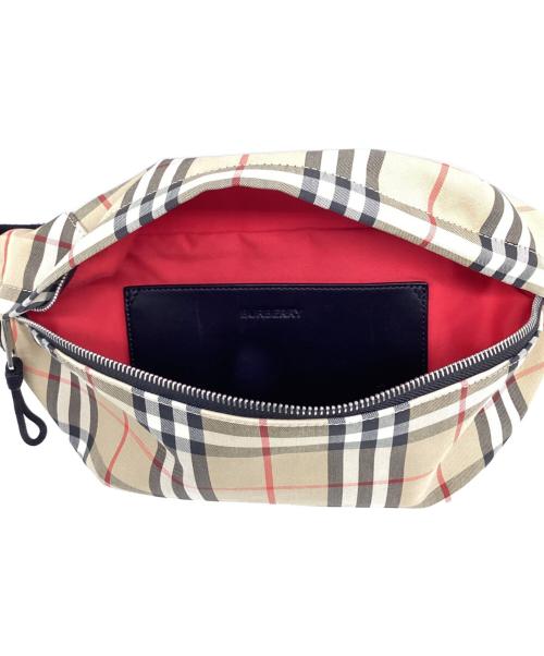 BURBERRY（バーバリー）BURBERRY (バーバリー) ウエストバッグ ベージュの古着・服飾アイテム