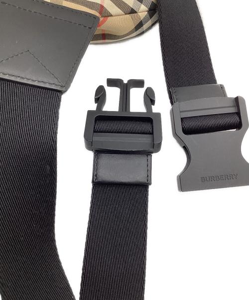 BURBERRY（バーバリー）BURBERRY (バーバリー) ウエストバッグ ベージュの古着・服飾アイテム