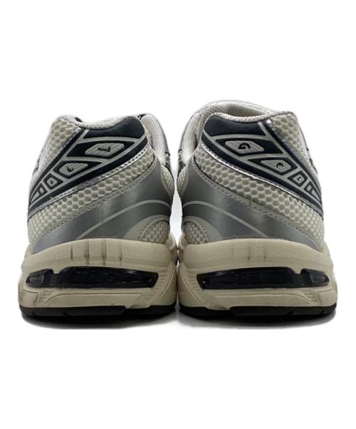 asics（アシックス）asics (アシックス) KITH (キス) GEL-1130 CREAM/SCARAB（ゲル1130 クリーム/スカラブ） ホワイト×シルバー サイズ:28cmの古着・服飾アイテム