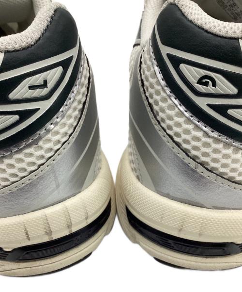 asics（アシックス）asics (アシックス) KITH (キス) GEL-1130 CREAM/SCARAB（ゲル1130 クリーム/スカラブ） ホワイト×シルバー サイズ:28cmの古着・服飾アイテム