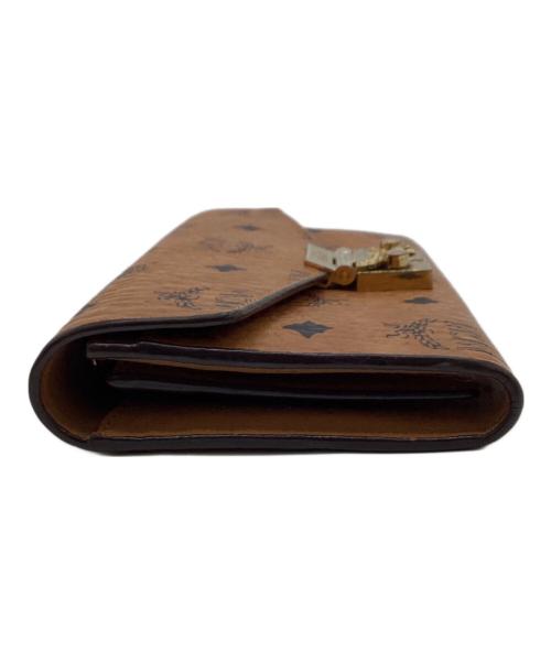 MCM（エムシーエム）MCM (エムシーエム) PATRICIA FLAP WALLET LARGE（パトリシア フラップ ウォレット ラージ） ブラウンの古着・服飾アイテム