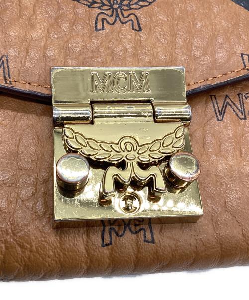 MCM（エムシーエム）MCM (エムシーエム) PATRICIA FLAP WALLET LARGE（パトリシア フラップ ウォレット ラージ） ブラウンの古着・服飾アイテム