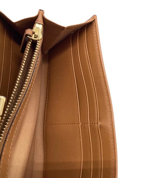 MCM（エムシーエム）MCM (エムシーエム) PATRICIA FLAP WALLET LARGE（パトリシア フラップ ウォレット ラージ） ブラウンの古着・服飾アイテム