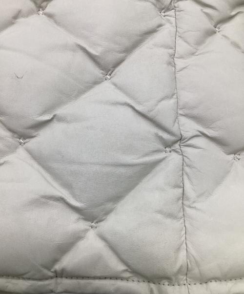 ISAMU KATAYAMA BACKLASH（イサムカタヤマ・バックラッシュ）ISAMU KATAYAMA BACKLASH (イサムカタヤマ・バックラッシュ) カンガルーレザー ダウンジャケット ベージュ サイズ:Lの古着・服飾アイテム