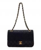 CHANELシャネル）の古着「マトラッセ ダブルフラップ ダブルチェーンショルダーバッグ」｜ブラック