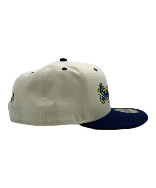 SUPREME（シュプリーム）SUPREME (シュプリーム) New Era (ニューエラ) 59FIFTY（フィフティーナイン フィフティー） キャップ ホワイト×ブルー サイズ:7 5/8の古着・服飾アイテム
