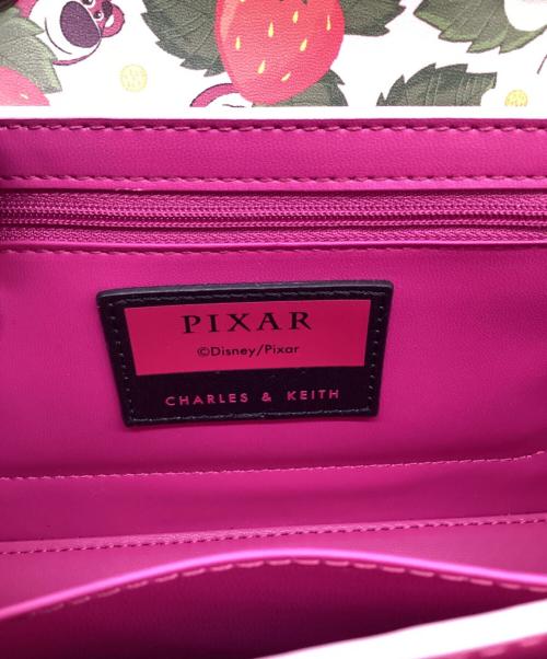 CHARLES & KEITH（チャールズアンドキース）CHARLES & KEITH (チャールズ＆キース) DISNEY (ディズニー) PIXAR LOTSO COLLECTION（ピクサー ロッツォ コレクション）ファーリー フロント フラップ バッグの古着・服飾アイテム